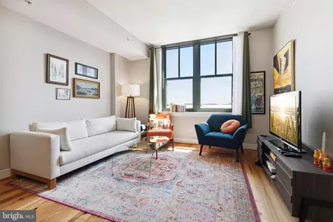 Living - 910 M St NW #1002, Washington, DC 20001 photo 1 of 1
