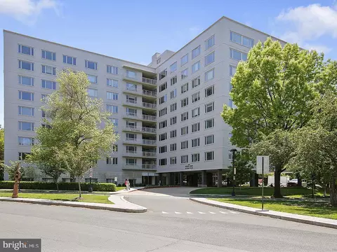 2475 Virginia Ave NW #406, Washington, DC 20037