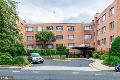 3900 Tunlaw Rd NW #317, Washington, DC 20007