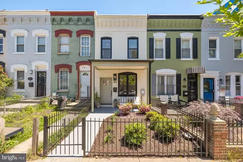919 8th St NE, Washington, DC 20002