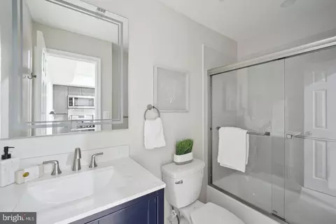 Bath - 1916 1918 M St NE, Washington, DC 20002 photo 5 of 5