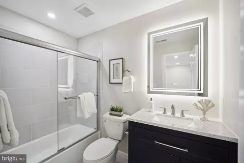 Bath - 1916 1918 M St NE, Washington, DC 20002 photo 3 of 5
