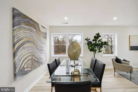 Dining - 1916 1918 M St NE, Washington, DC 20002 photo 4 of 6