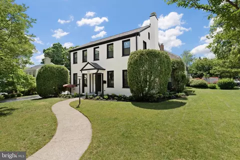 4022 Veazey St NW, Washington, DC 20016