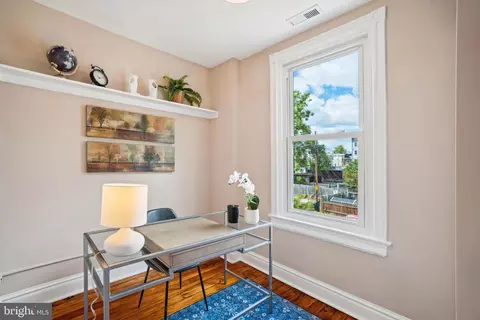 1630 E Street St SE, Washington, DC 20003 photo 17