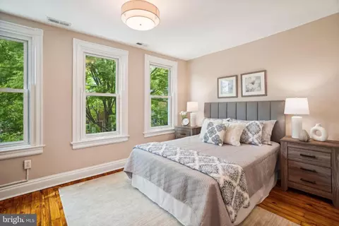 1630 E Street St SE, Washington, DC 20003 photo 11