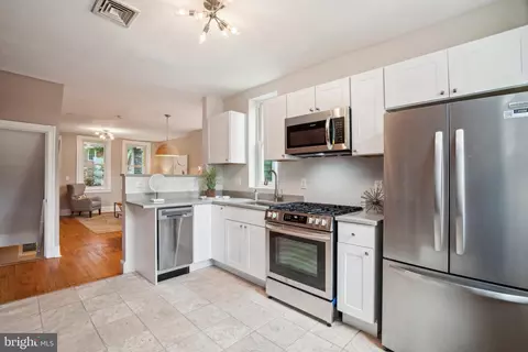 1630 E Street St SE, Washington, DC 20003 photo 9
