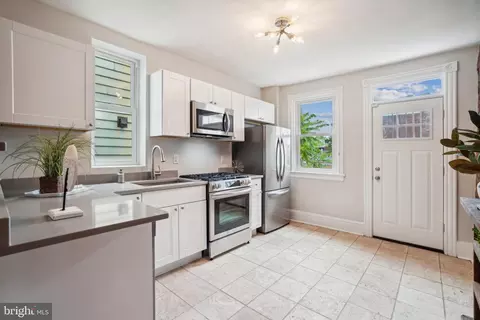 1630 E Street St SE, Washington, DC 20003 photo 8