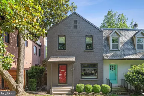 3712 R St NW, Washington, DC 20007
