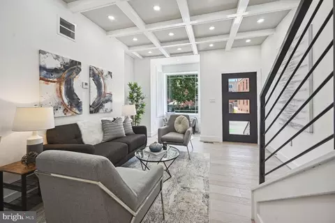 1111 6th St NE, Washington, DC 20002