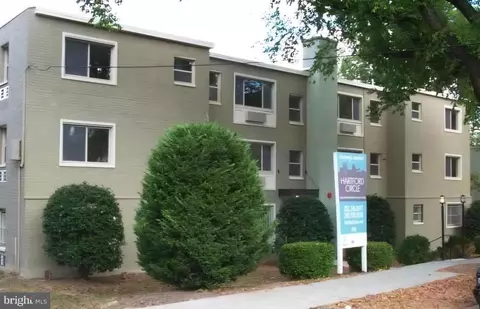 2832 Hartford SE #303, Washington, DC 20020