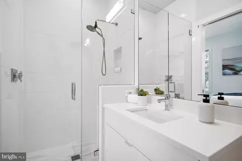 1100 T St NW, Washington, DC 20009 photo 16