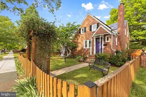 4005 20th St NE, Washington, DC 20018