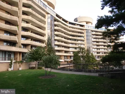 4200 Massachusetts Ave NW #504, Washington, DC 20016