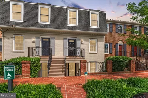 3257 Sutton Pl NW #B, Washington, DC 20016