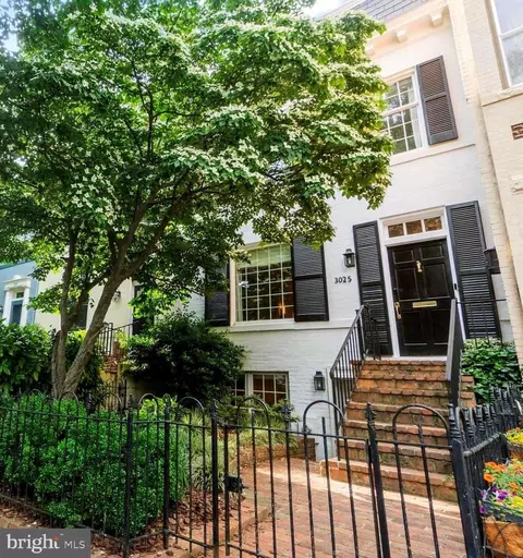 3025 Cambridge Pl NW, Washington, DC 20007