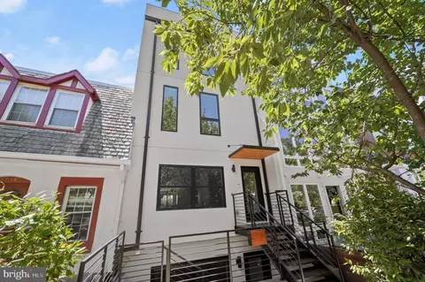 3720 R St NW, Washington, DC 20007