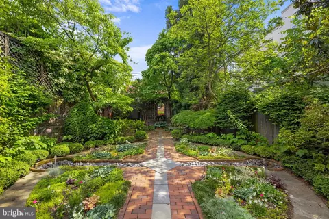 2918 P St NW, Washington, DC 20007 photo 13