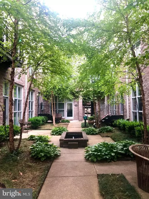 2380 Champlain St NW #103, Washington, DC 20009 photo 19