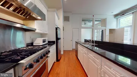 2380 Champlain St NW #103, Washington, DC 20009 photo 10