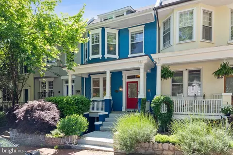 1652 33rd St NW, Washington, DC 20007