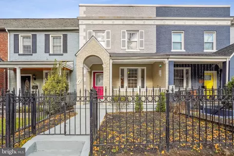 1429 Parkwood Pl NW, Washington, DC 20010