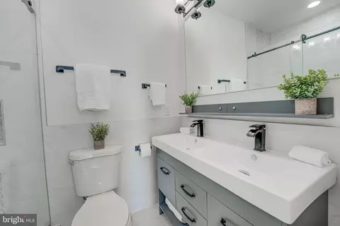 Bath - 2404 2nd St NE, Washington, DC 20002 photo 2 of 4