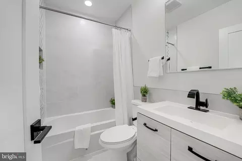 Bath - 2404 2nd St NE, Washington, DC 20002 photo 3 of 4