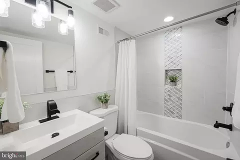 Bath - 2404 2nd St NE, Washington, DC 20002 photo 4 of 4