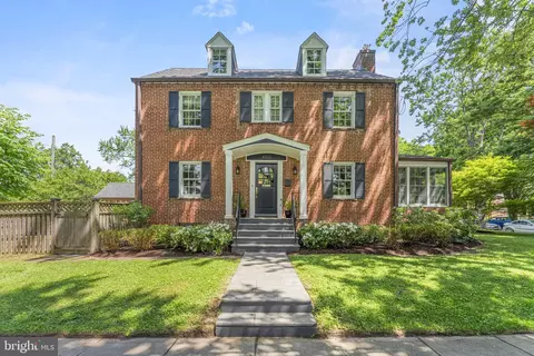 4501 Chesapeake St NW, Washington, DC 20016