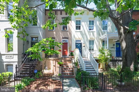 311 9th St SE, Washington, DC 20003 photo 4