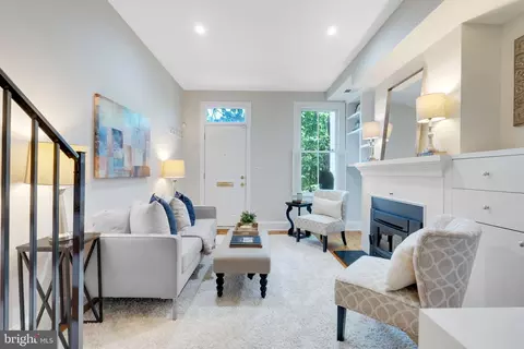 311 9th St SE, Washington, DC 20003 photo 3