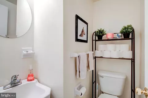 Bath - 605 E Se SE, Washington, DC 20003 photo 1 of 4