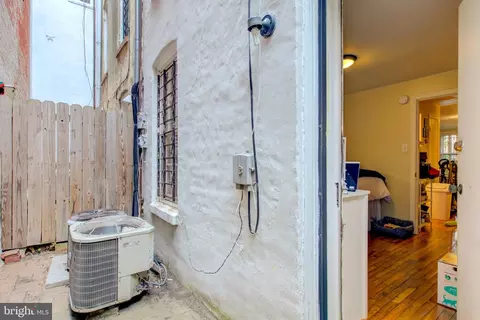 Exterior - 605 E Se SE, Washington, DC 20003 photo 4 of 4