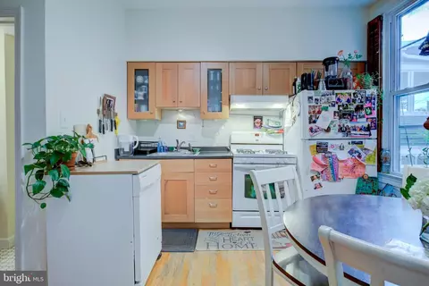 Kitchen - 605 E Se SE, Washington, DC 20003 photo 1 of 2