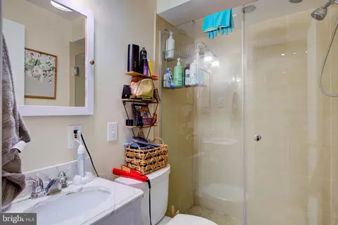 Bath - 605 E Se SE, Washington, DC 20003 photo 4 of 4
