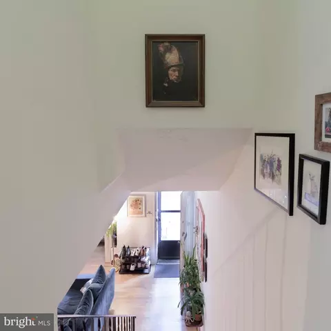 Entry Way - 605 E Se SE, Washington, DC 20003 photo 6 of 9