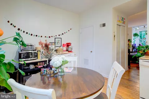 Dining - 605 E Se SE, Washington, DC 20003 photo 1 of 1