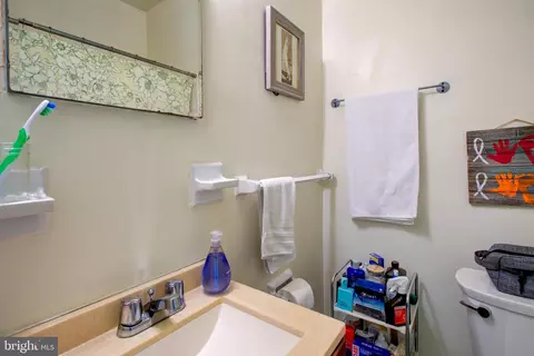 Bath - 605 E Se SE, Washington, DC 20003 photo 2 of 4