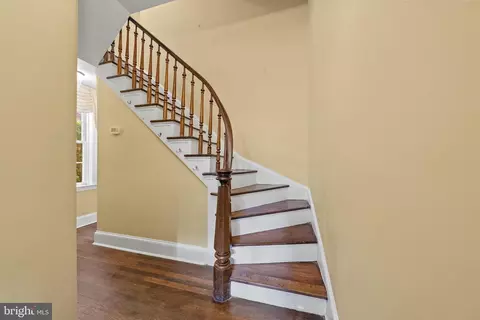 128 11th St SE, Washington, DC 20003 photo 6