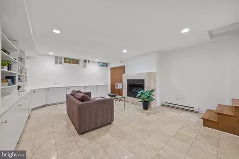 128 11th St SE, Washington, DC 20003 photo 32