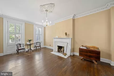 128 11th St SE, Washington, DC 20003 photo 4