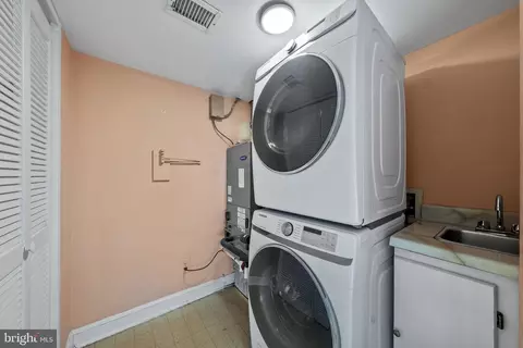 128 11th St SE, Washington, DC 20003 photo 31