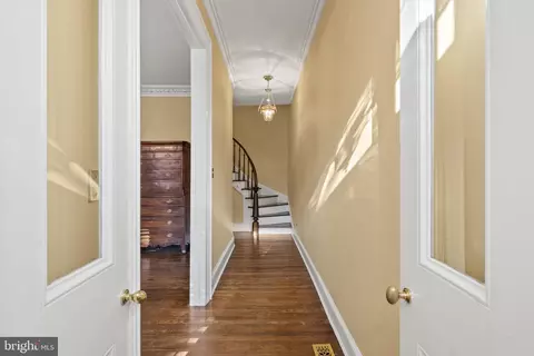 128 11th St SE, Washington, DC 20003 photo 2