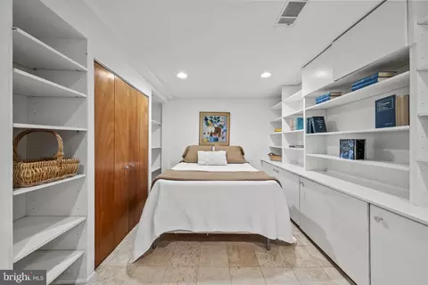 128 11th St SE, Washington, DC 20003 photo 40
