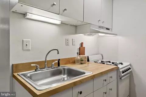 128 11th St SE, Washington, DC 20003 photo 36
