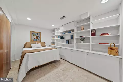 128 11th St SE, Washington, DC 20003 photo 39