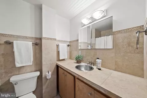 128 11th St SE, Washington, DC 20003 photo 38