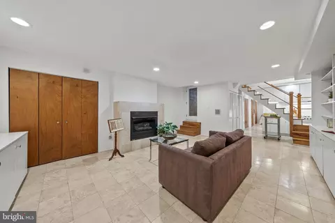 128 11th St SE, Washington, DC 20003 photo 33