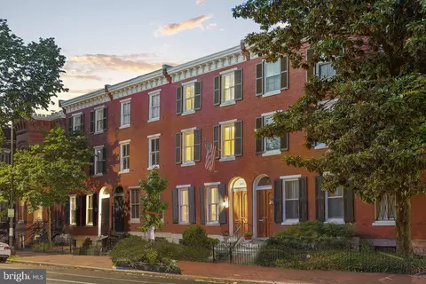 128 11th St SE, Washington, DC 20003